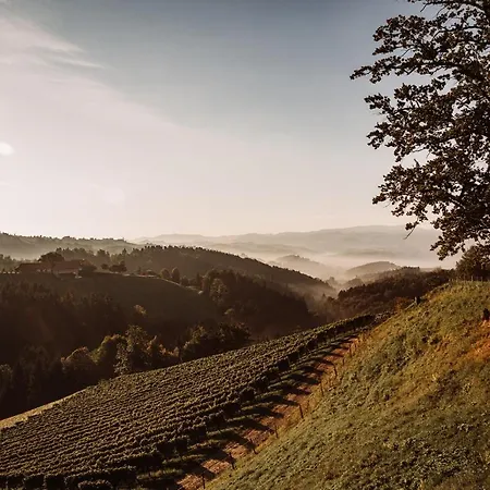 Alojamento de Turismo Rural Weingut Kollerhof Am Eichberg Leutschach