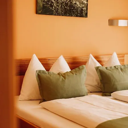 Çiftlik konaklama Weingut Kollerhof Am Eichberg *