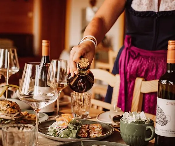 مزرعة للإقامة Weingut Kollerhof Am Eichberg ليوتسشاخ